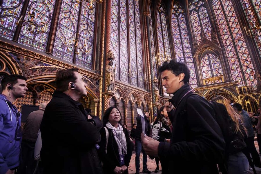 Paris: Notre Dame and Île de la Cité Walking Tour - What time inside the cathedral is like