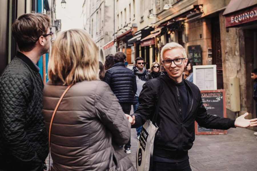 Paris: Notre Dame and Île de la Cité Walking Tour - Why the guide makes the difference