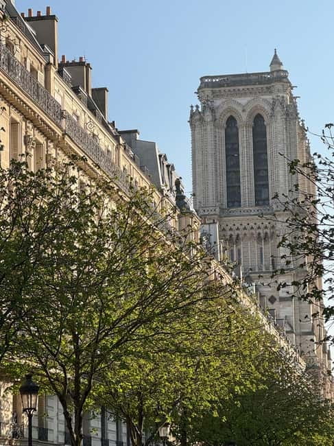 Paris: Notre-Dame Cathedral Exterior Guided Tour - Reading the Gothic details around Notre-Dame