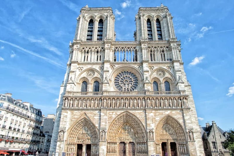 Paris: Notre-Dame Cathedral Exterior Tour & Free Entrance - Key points to know