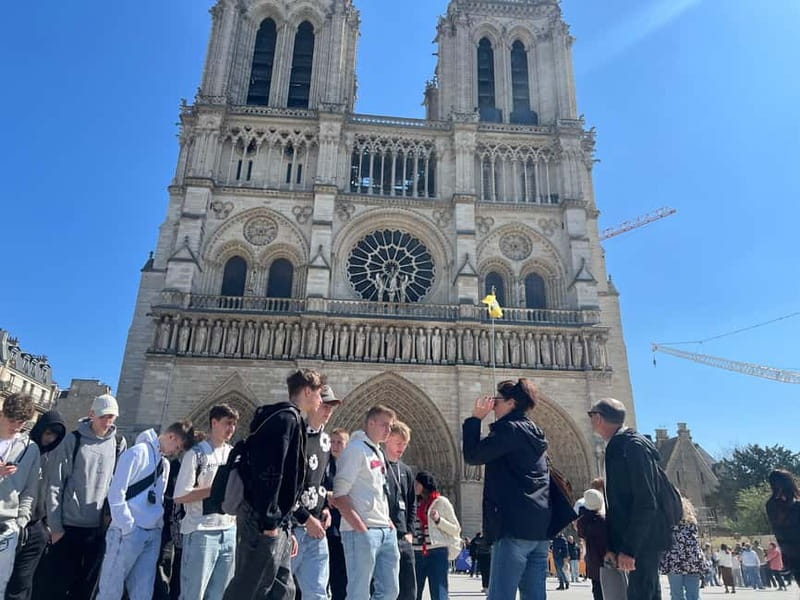 Paris: Notre-Dame Cathedral Exterior Tour & Free Entrance - Why an outside-first visit works at Notre-Dame
