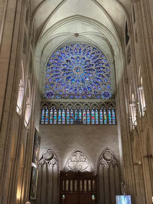 Paris: Notre Dame Cathedral Guided Tour of the Neighborhood - Why Île de la Cité makes a better starting point than a quick photo stop