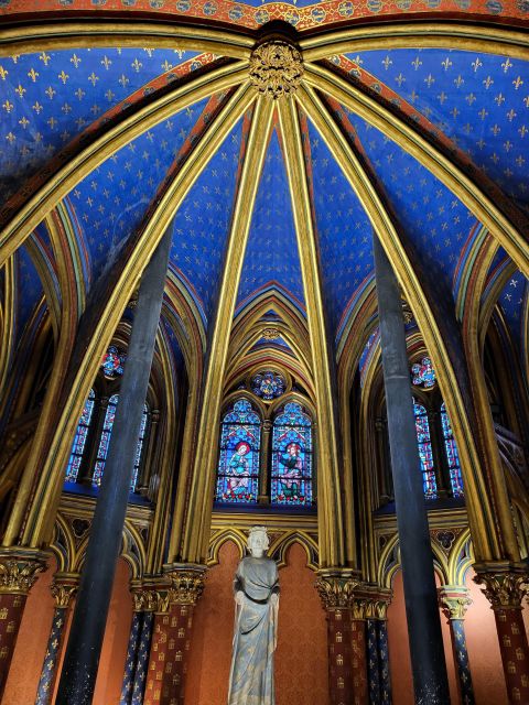 Paris: Notre Dame Exterior Walking Tour with Sainte Chapelle - The guides make the difference