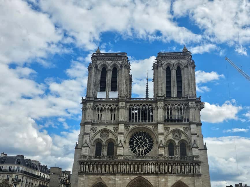 Paris: Notre Dame Outdoor Tour with Sainte-Chapelle / Crypt. - What this Notre Dame tour actually covers