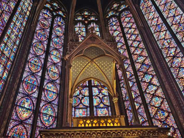 Paris: Notre Dame Outdoor Tour with Sainte-Chapelle / Crypt. - Shakespeare and Company and the Seine crossing