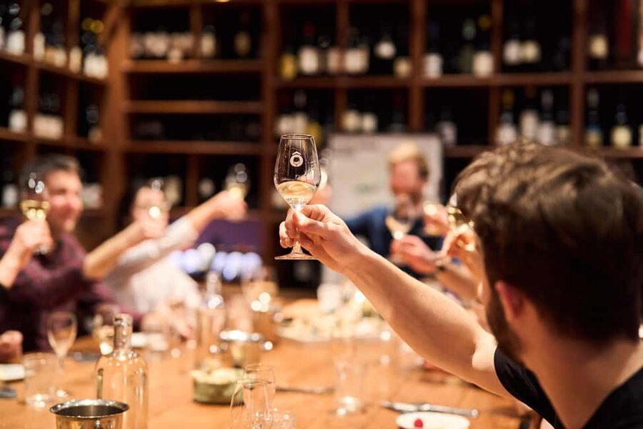 Paris: O Chateau's Wine Tasting Dinner - How the 90-minute dinner unfolds