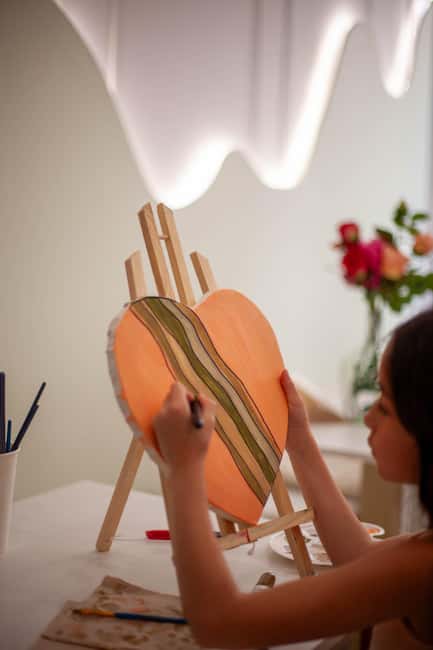 Paris : Painting experience in an art cafe - Timing, language, and access