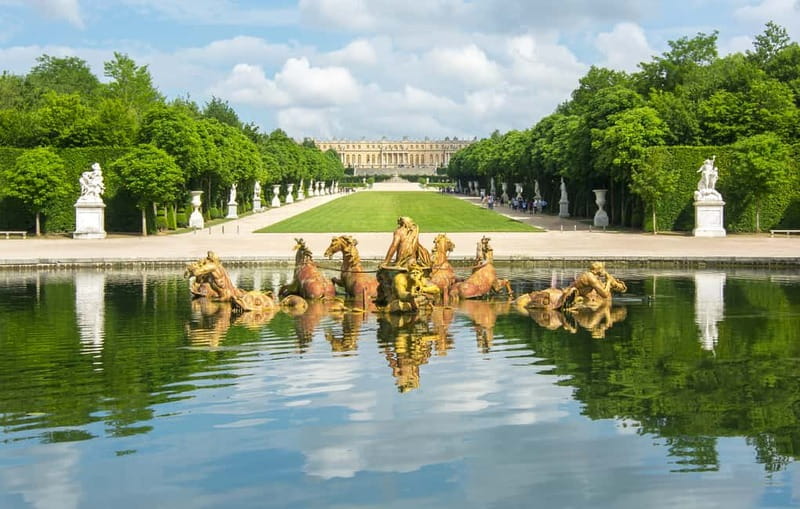 Paris: Palace of Versailles Guided Tour with Bus Transfers - Transport, timing, and the return to Paris