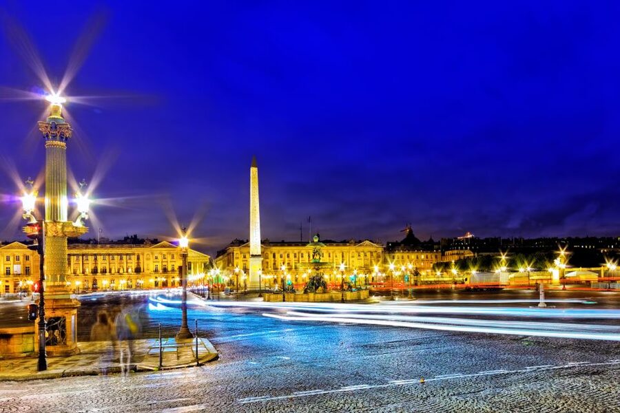 Paris: Panoramic Night Tour with Audio Guide and Host - The Louvre, Notre Dame, and the Seine-side views