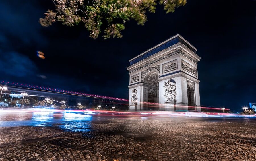 Paris: Panoramic Night Tour with Audio Guide and Host - Who should book this night tour?