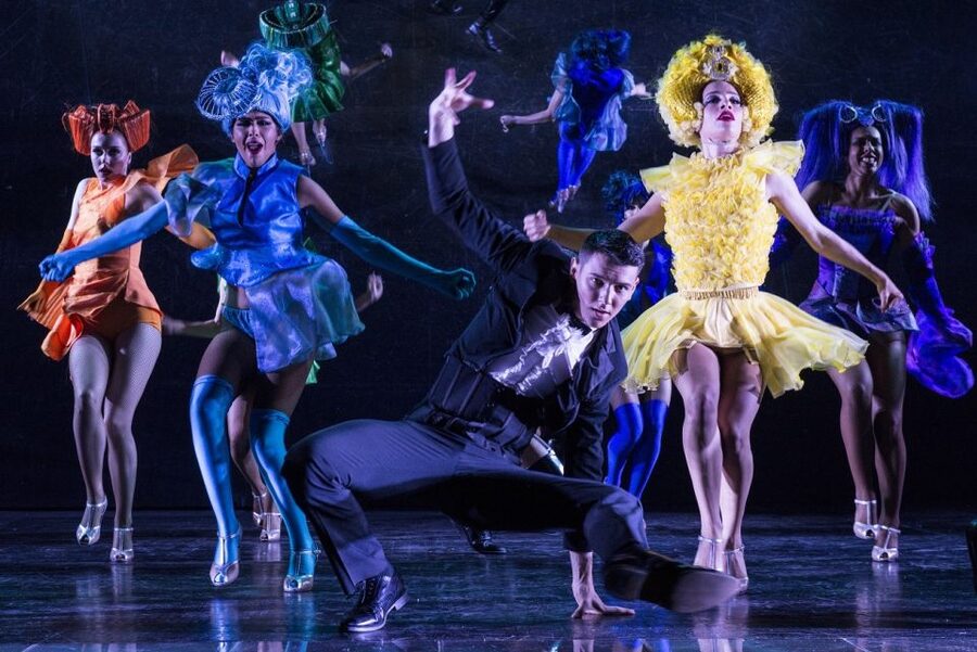 Paris: Paradis Latin Cabaret Show with Optional Champagne - FAQ
