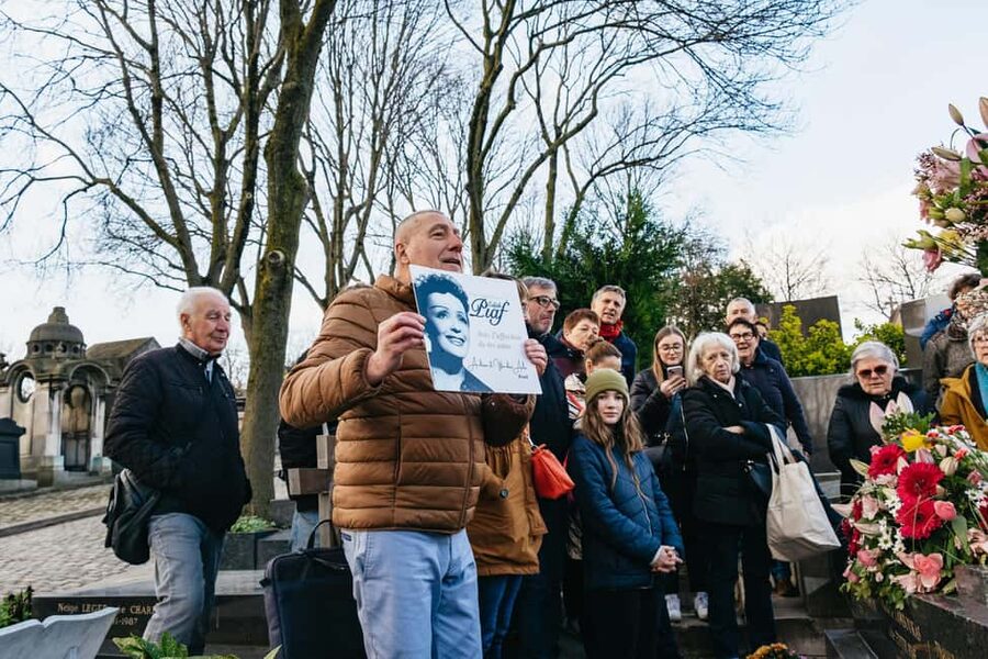 Paris: Pere Lachaise Cemetery Guided Tour - Writers, artists, and musicians along the route