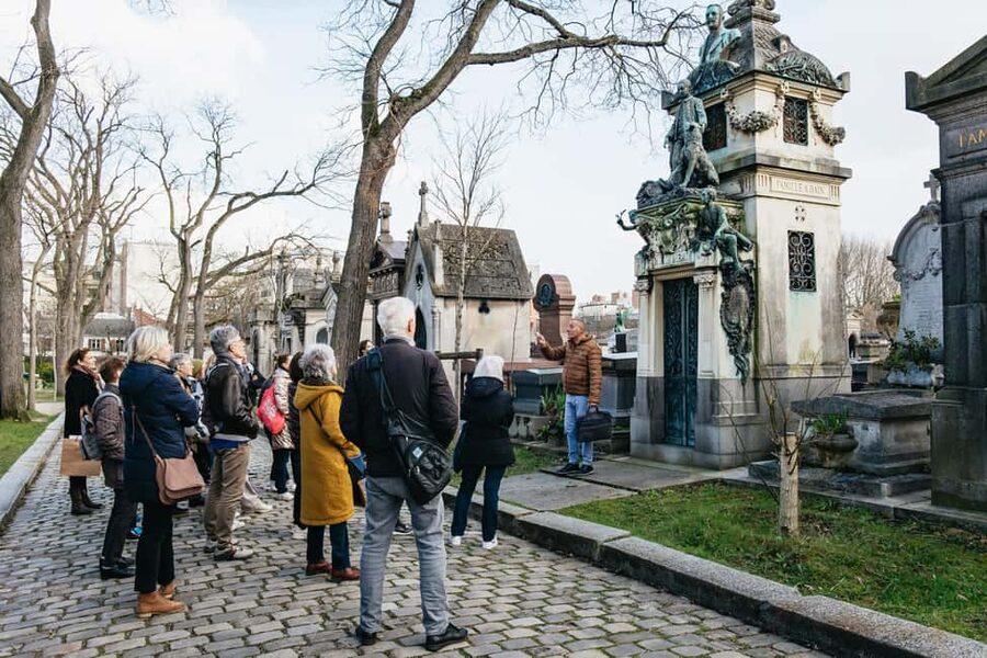 Paris: Pere Lachaise Cemetery Guided Tour - Who should book this cemetery walk?