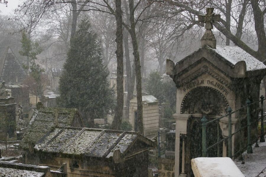 Paris: Père Lachaise Cemetery Walking Tour - Why Père Lachaise is worth your time