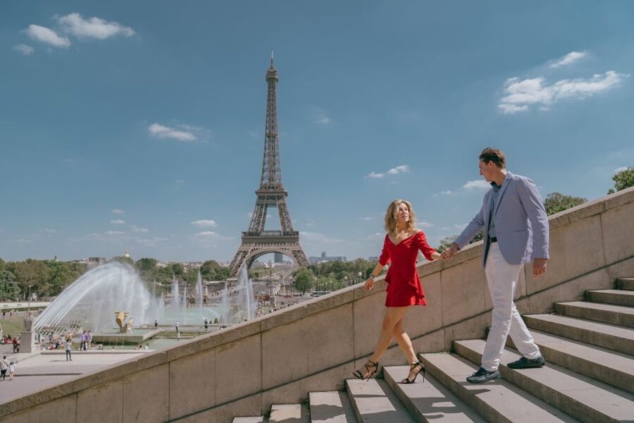 Paris: Photo Shoot with a Private Travel Photographer - What the photographer actually adds