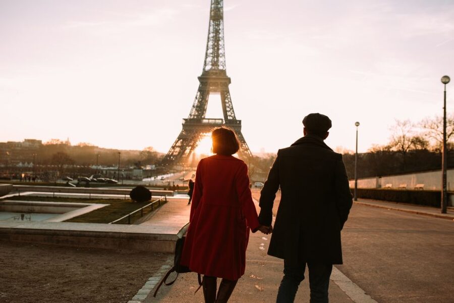 Paris: Photo Shoot with a Private Travel Photographer - Clothing, weather, and preparation