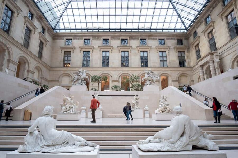 Paris: Priority Access Louvre with Host -Direct to Mona Lisa - Getting to the Carrousel Arch
