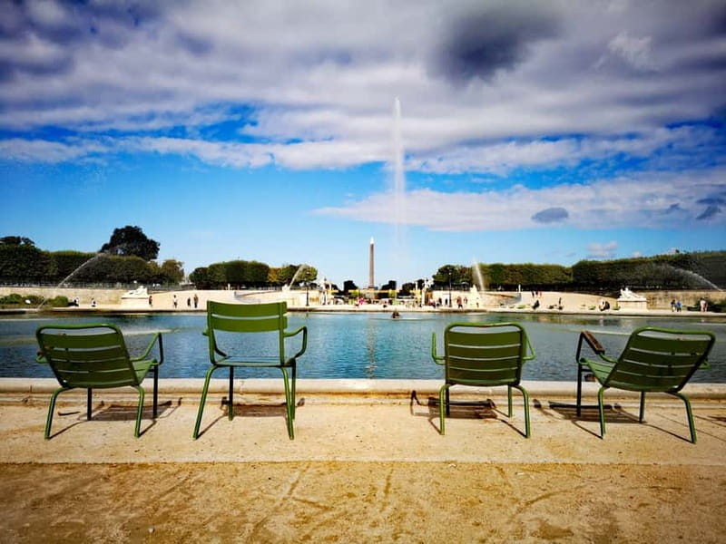 Paris: private city tour with seine river cruise - A family-friendly start beside the Louvre