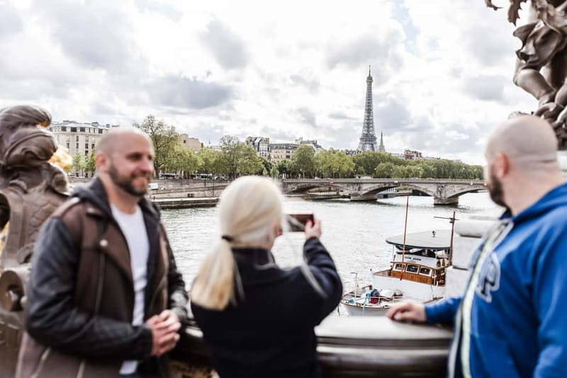 Paris: Private Custom Highlights and Gems Tour with a Local - How the private format changes the experience