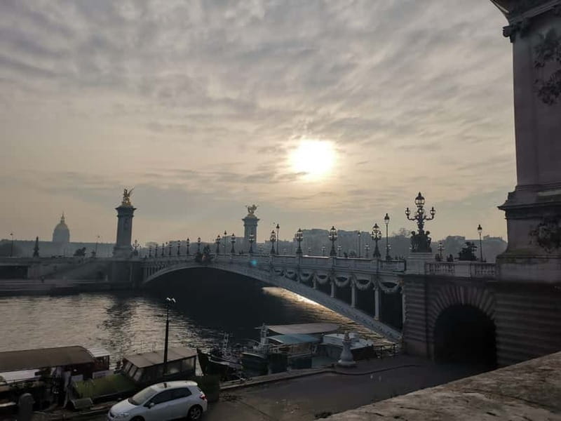 Paris: Private Custom Highlights and Gems Tour with a Local - Who should book this Paris experience?