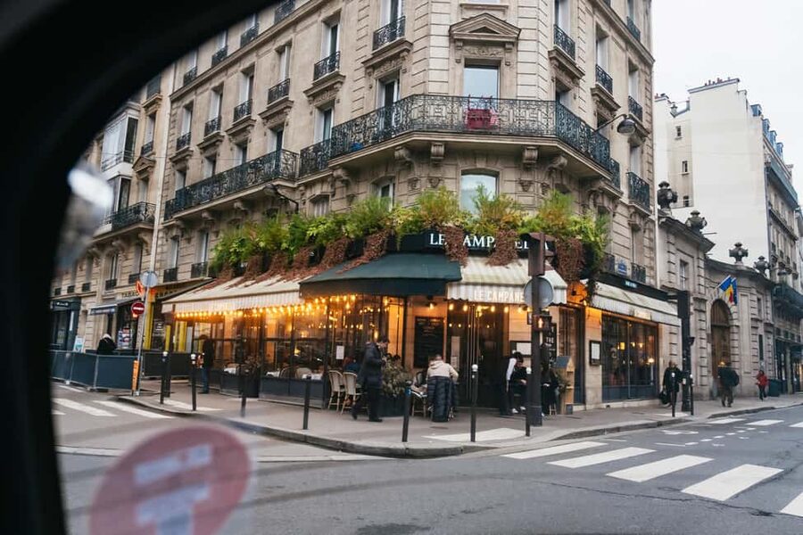 Paris: Private Guided City Tour in a Traction Avant or DS 21 - The grand western Paris circuit