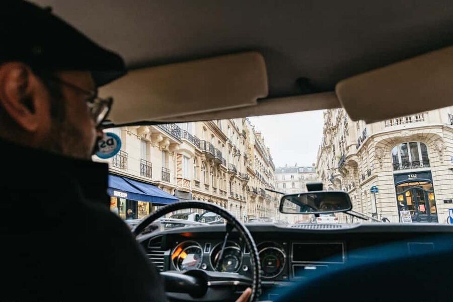 Paris: Private Guided City Tour in a Traction Avant or DS 21 - Opera, Montmartre, and the northern streets