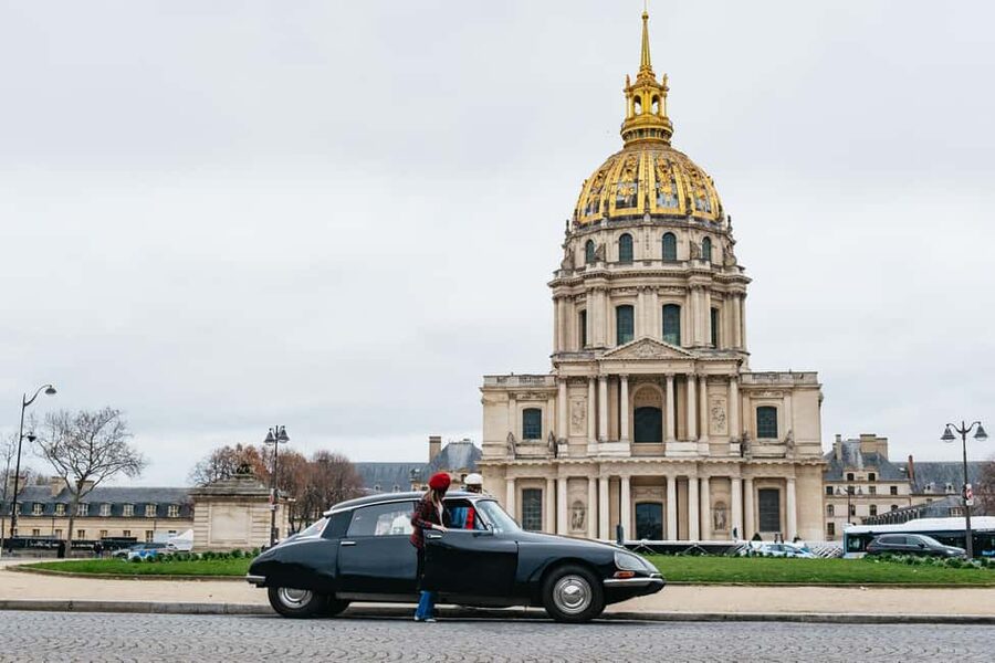 Paris: Private Guided City Tour in a Traction Avant or DS 21 - One, two, or three hours in Paris