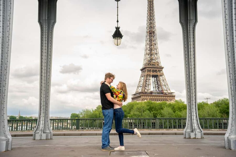Paris: Private Photoshoot at the Eiffel Tower - What the photographers do well