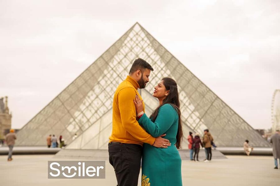 Paris: Private Photoshoot Outside the Louvre Museum - What the photographer adds
