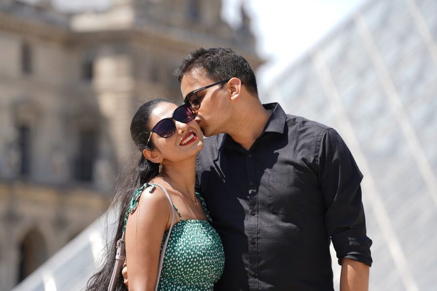 Paris: Private Photoshoot Outside the Louvre Museum - Is $69 good value for a group?
