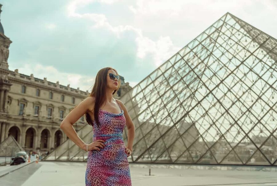 Paris: Private Photoshoot Outside the Louvre Museum - Starting near Louis XIV and Marcus Curtius