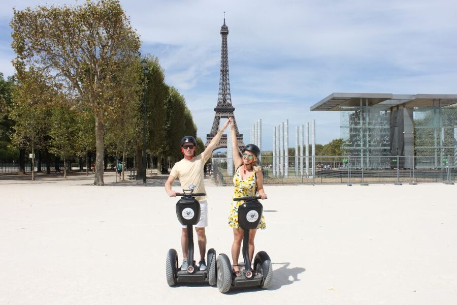 Paris: Private Sightseeing Segway Tour - Returning through École Militaire
