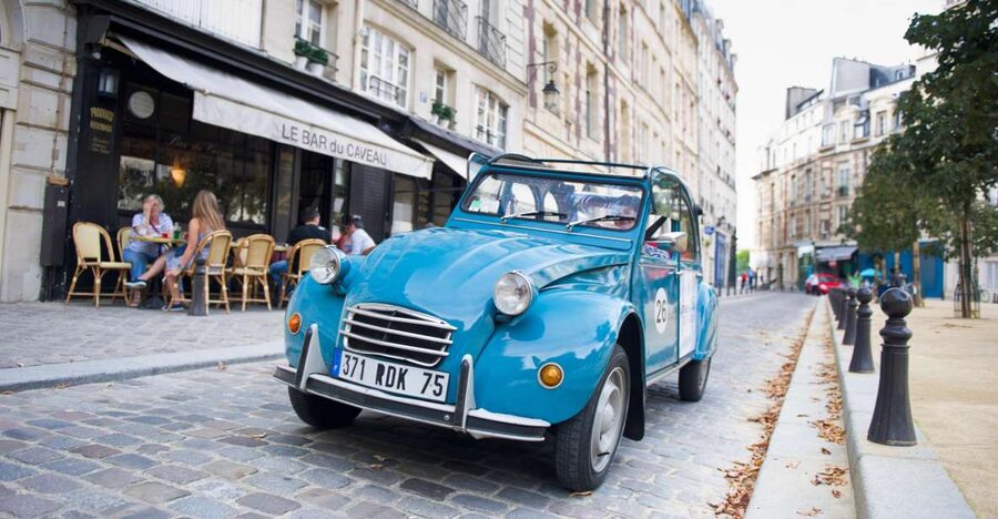Paris: Private Sightseeing Tour in Citroën 2CV - Key points at a glance