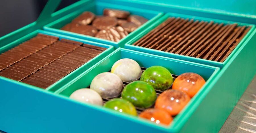 Paris: Pure Chocolate Walking Tour - Walking through the Tuileries and fashion district