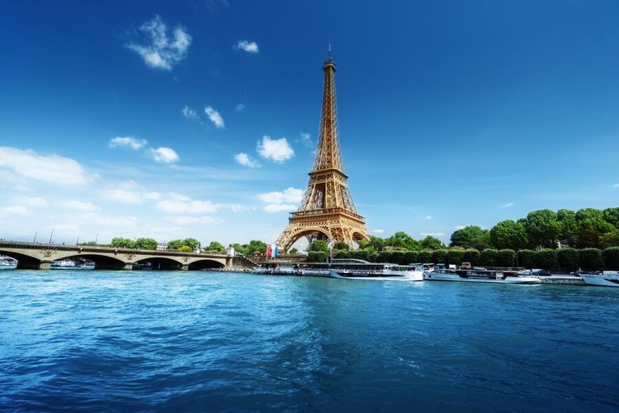 Paris: Romantic Cruise with 3-course Dinner on Seine River - What the $94 price really covers