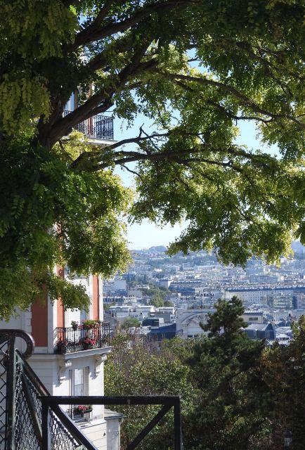 Paris: Sacré-Coeur and Montmartre Tour with Expert Guide - The Dalida statue and Montmartre’s personal stories