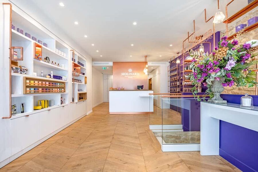 Paris Saint Honoré Ier: Perfume Creation Workshop - Choosing from 90 essences