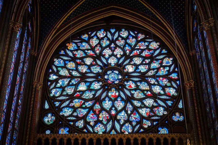 Paris: Sainte-Chapelle, Conciergerie, Notre Dame Guided Tour - The Conciergerie, from palace to prison