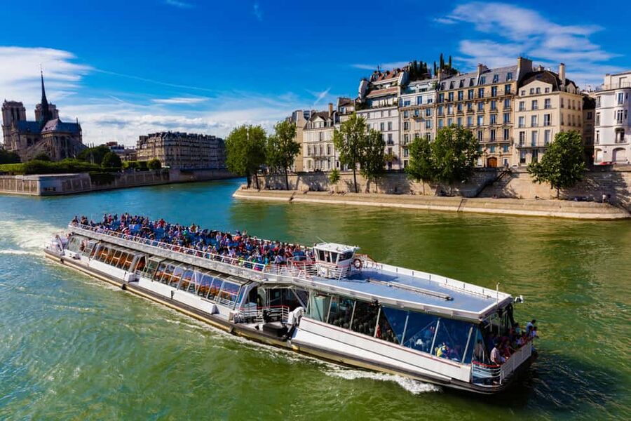 Paris : Scenic Cruise on the Seine River with Champagne - The Champagne option and what you actually receive