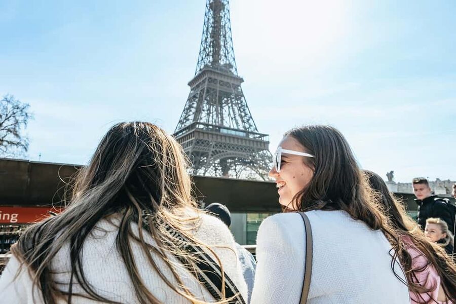 Paris: Seine Cruise and Macaron Tasting by the Eiffel Tower - Who will enjoy it most?