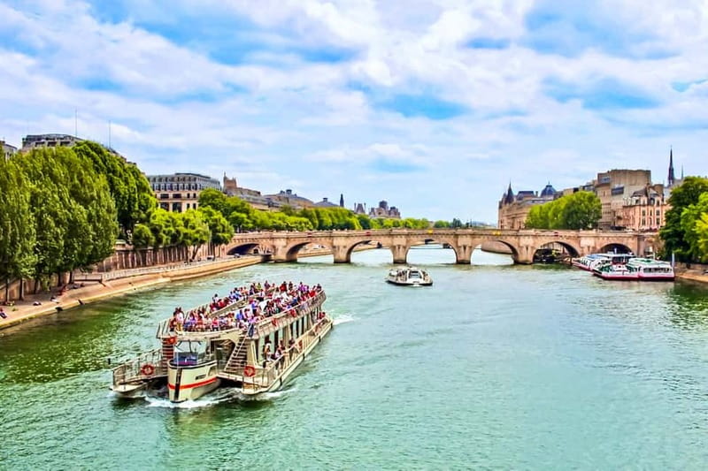 Paris: Seine Cruise & Crepe Tasting near the Eiffel Tower - The Seine route, from Les Invalides to Notre-Dame