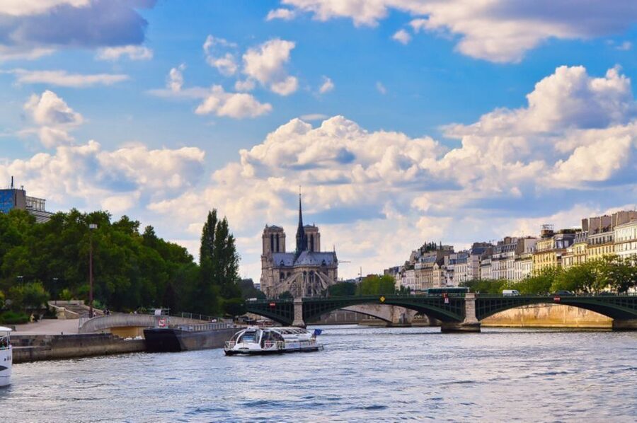 Paris: Seine Cruise with Snack/Optional Eiffel Tower Ticket - Two classic Paris views in one outing