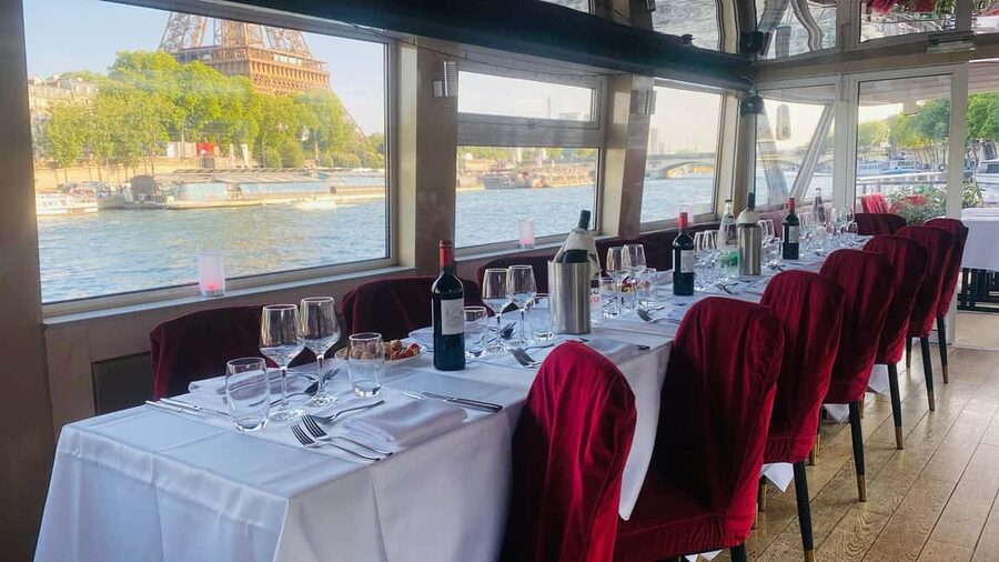 Paris: Seine Dinner Cruise from Eiffel Tower/Liberty Statue - Why the Eiffel Tower ending matters