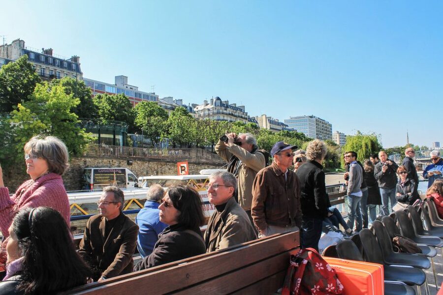 Paris: Seine River and Canal Saint-Martin Cruise - Finding Port de Solférino beside the Musée d’Orsay