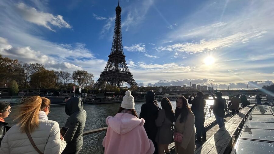 Paris: Seine River Cruise and 3-course Bistro Lunch - Key points at a glance