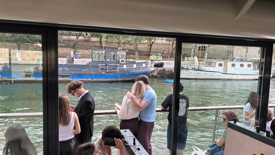 Paris: Seine River Cruise and 3-course Bistro Lunch - Practical advice for a smoother outing
