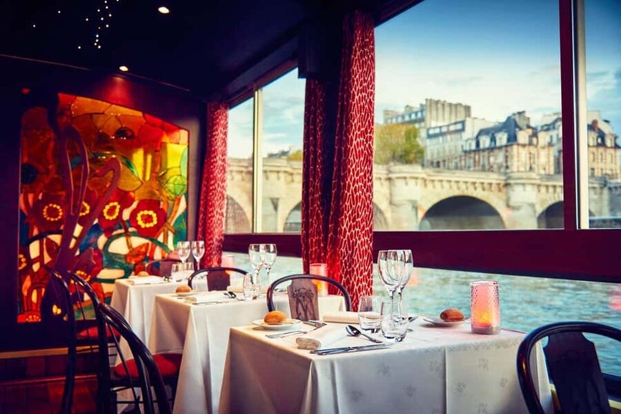 Paris: Seine River Cruise with 3-Course Dinner & Live Music - Champagne, wine, and a three-course Maxim’s menu