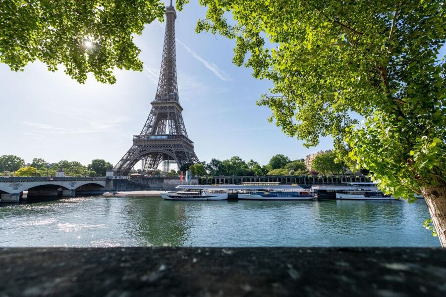Paris: Seine River Cruise with a Live Guide - Musée dOrsay and the grand riverfront