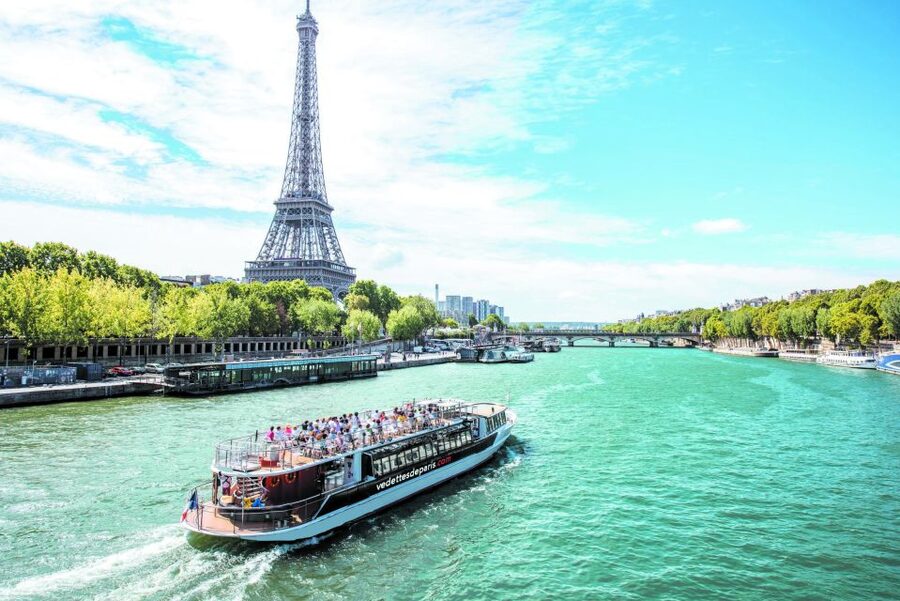 Paris: Seine River Cruise with a Live Guide - Grand Palais and the return to Port de Suffren
