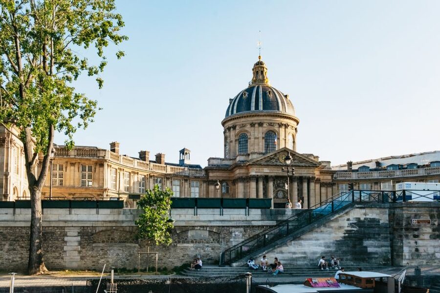 Paris: Seine River Panoramic Views Dinner Cruise - Who will get the most from the $64 price